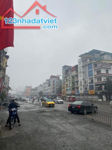 MẶT PHỐ GIÁP BÁT – VỊ TRÍ VÀNG KINH DOANH – NHÀ ĐẸP NỞ HẬU – CHỈ 13.95 TỶ  Diện tích 53m²,