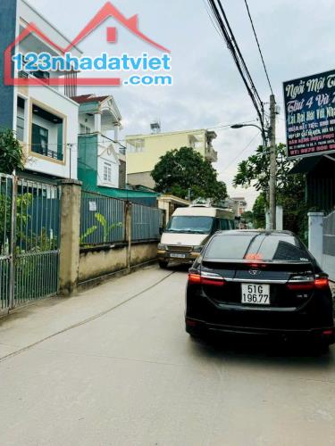 Nhà sân XE HƠI, 3pn gần Cao Đẳng Điện Lực, xe tải né nhau, 3.86T! - 3