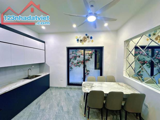 47m2+4T Giá Rẻ Giật Mình Ngõ Rộng Thoáng Phố Cầu Giấy chỉ 9.6Tỷ - 1