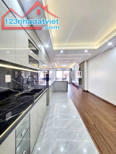 Siêu Phẩm Hoàng Mai, Mới Đẹp Hàng Xóm Time City ô tô tránh kinh doanh 65m2 giá 18 tỷ