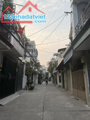 **Bán nhà hẻm Lạc Long Quân, phường 10, Tân Bình; 93m2; 4 tầng - 9,4 tỷ - 4