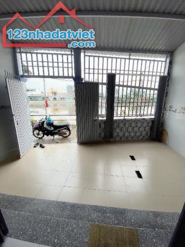 Bá.n nh.à gần đường Lê Văn Lương, Nhà Bè,5x16 m, chỉ 2,77 tỷ. hình mang tính minh họa.