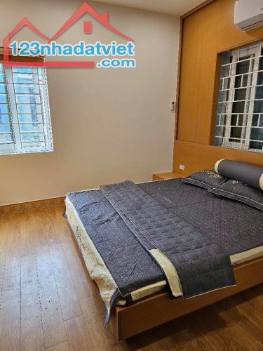 Bán nhà Phố Hào Nam, Nội Thất Đẹp, Hai Mặt Thoáng, 42mx4T, Giá: 7.6 Tỷ, Lh: 0396935190. - 3
