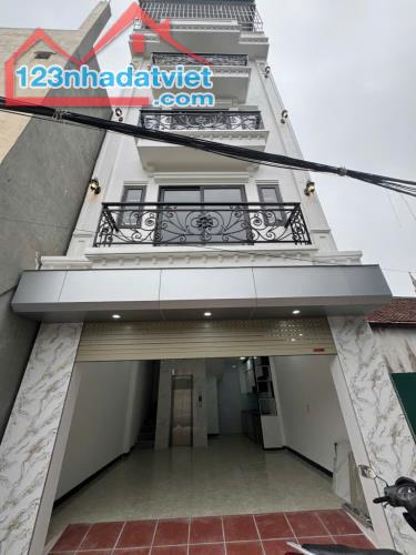 NHÀ ĐẸP LONG BIÊN – THANG MÁY – GARA ÔTÔ – ĐƯỜNG THÔNG – GIÁ TỐT