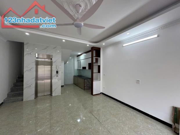 NHÀ ĐẸP LONG BIÊN – THANG MÁY – GARA ÔTÔ – ĐƯỜNG THÔNG – GIÁ TỐT - 3