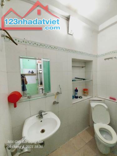 Bán nhà 2 tầng cũ phố trung tâm Lê Lợi - 3