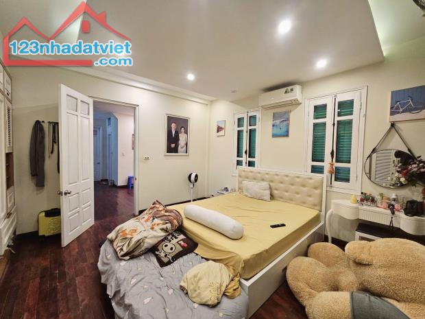 Nhà Nguyễn Khánh Toàn – 61m² – 5 Tầng – 7 Phòng – Tỷ suất thuê cao – 13.8 Tỷ