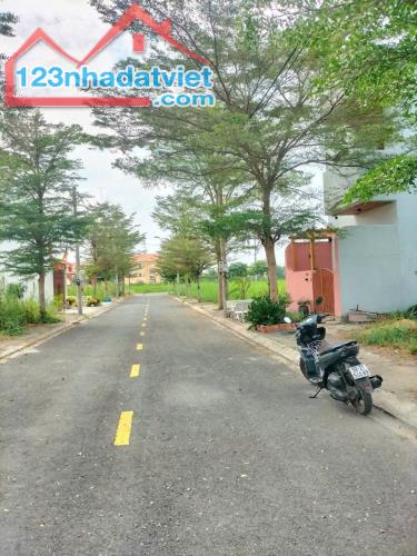 Đất nền hàng xóm VinHomes Hóc Môn - 2