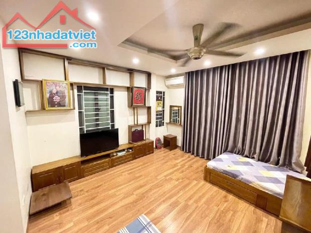 Siêu hiếm, nhà 5 tầng, ngọc thụy. long biên, đủ nội thất, gần phố, giá 6 tỷ 6 - 4