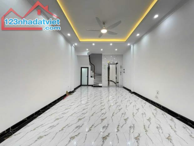 PHÂN LÔ PHÁO ĐÀI LÁNG💥 50M2 x 7T💥 MT 4M💥 NHÀ MỚI💥 GẦN PHỐ💥 THANG MÁY💥 Ô TÔ ĐỖ CỬA