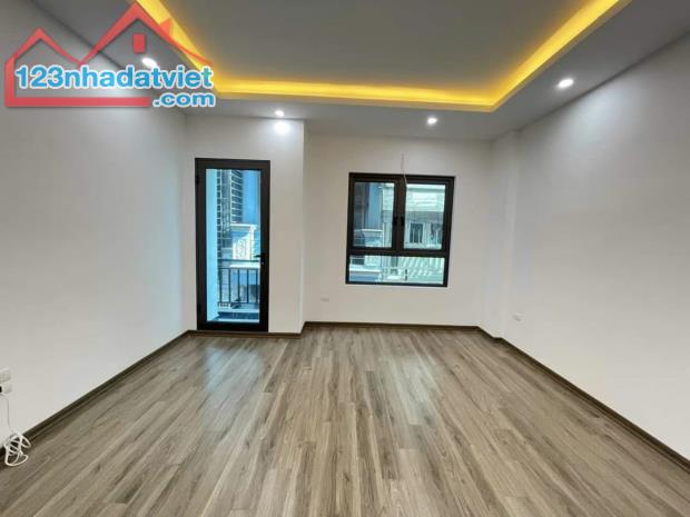 PHÂN LÔ PHÁO ĐÀI LÁNG💥 50M2 x 7T💥 MT 4M💥 NHÀ MỚI💥 GẦN PHỐ💥 THANG MÁY💥 Ô TÔ ĐỖ CỬA - 4