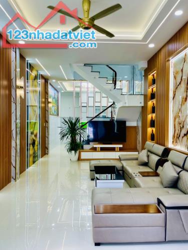 Nhà 4 tầng Full nội thất KDC Golden City 2 Tô Ngọc Vân - đường 12m - 4PN - chỉ 5.xx tỷ - 1