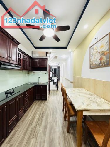 CHÍNH CHỦ - HẺM XE HƠI - DT 39M2 , DÀI 13M - 4 TẦNG ĐÚC VỚI 5 PN,3WC , PHAN TÂY HỒ - PN - 3