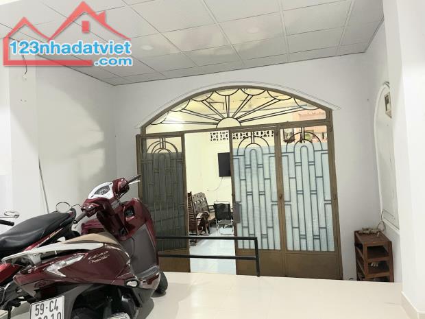 Bán nhà Q7 mặt tiền Lê Văn Lương P Tân Phong - DTSD 215m2 - giá chỉ 13,2 tỷ - 3