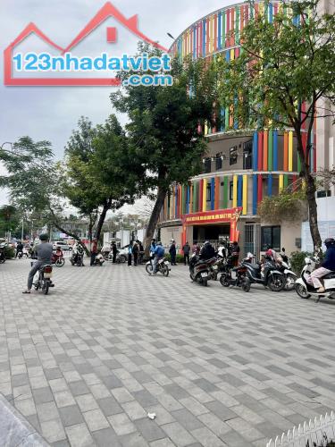 Bán Đất Lô góc Hướng TN - Xuân La - 435m2 x MT 17m - Vỉa hè 5m - Oto tránh 2 chiều - 3