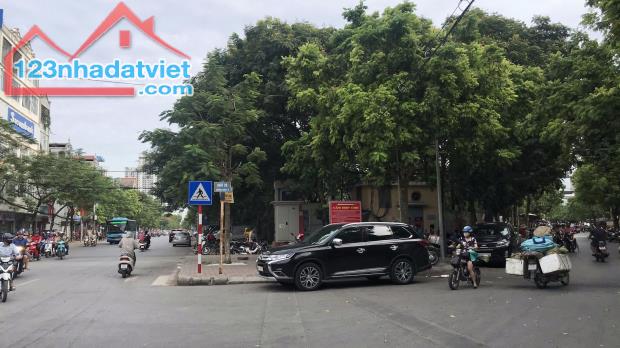 Bán Đất Lô góc Hướng TN - Xuân La - 435m2 x MT 17m - Vỉa hè 5m - Oto tránh 2 chiều - 4