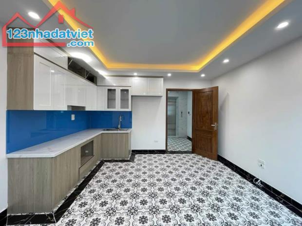 PHÂN LÔ PHÁO ĐÀI LÁNG💥 50M2 x 7T💥 MT 4M💥 NHÀ MỚI💥 GẦN PHỐ💥 THANG MÁY💥 Ô TÔ ĐỖ CỬA - 1