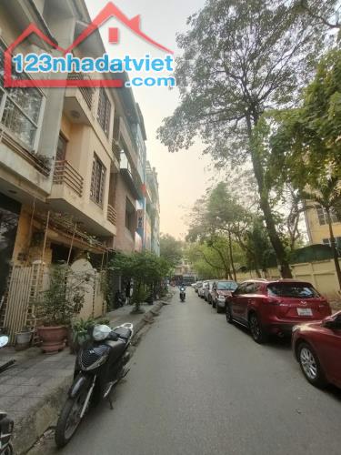 BÁN NHÀ MẶT NGÕ PHỐ NGUYỄN KHÁNH TOÀN, 93M2, 33.9TỶ