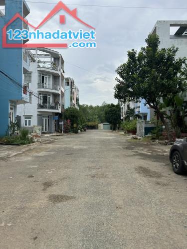 QUÁ RẺ 5.5TỶ - 96M - Đất Phân Lô Lê Văn Thịnh Q2 – Hẻm 8m – Gần Chợ Cây Xoài – Nở Hậu
