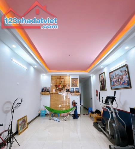 BÁN NHÀ PHƯỜNG TÂN HOÀ
 Bán nhà 1 trệt 1 lầu tâm huyết  ngay đài Mông Triệu -GX Tiên Chu - 1