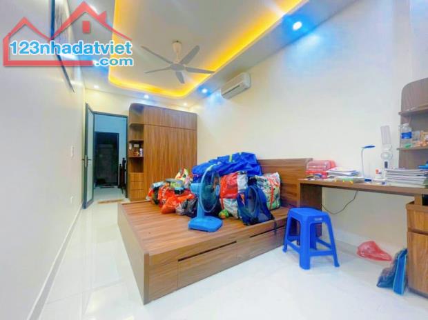 Phân Lô Ô Tô - Gần Hồ Tây - Hồng Hà - Ba Đình - Dt:35m2/5 tầng/3m MT*Nhỉnh 10 tỷ - 3
