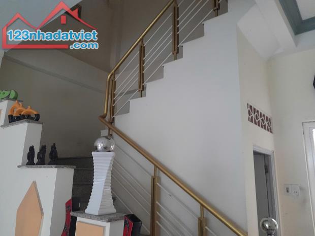 # Nhà Kiệt Hoàng Diệu, 104.5m2, ngang 9m vuông vức, 2 căn 2 tầng cứng, cổng riêng, nhỉnh - 2