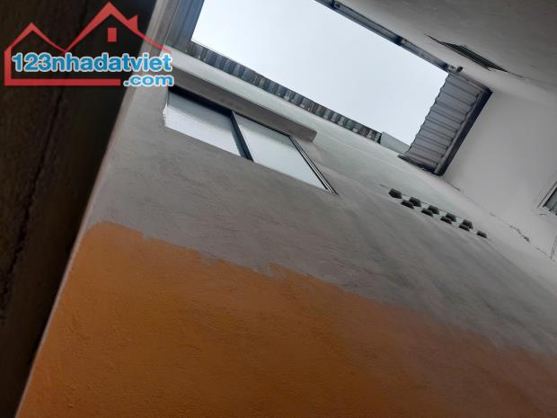 # Nhà Kiệt Hoàng Diệu, 104.5m2, ngang 9m vuông vức, 2 căn 2 tầng cứng, cổng riêng, nhỉnh - 4