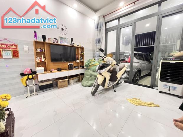 Nhà đẹp 2 Tầng Linh Xuân,đường nhựa xe hơi ngủ trong nhà,gần chợ Linh Xuân - 2