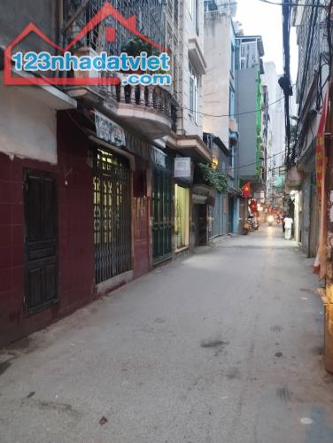 Chính chủ bán nhà ngõ ô tô, K. doanh, Phố Khương Hạ, Thanh Xuân. DT: 79m2 – 3 tầng. 13,3
