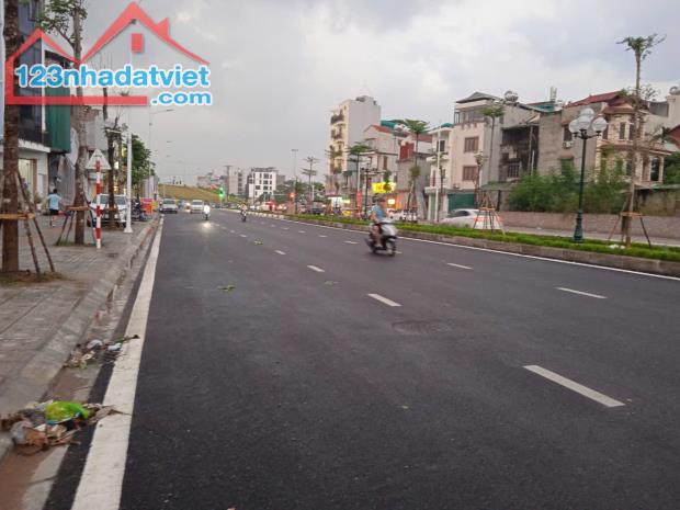 Bán nhà mặt phố Hồng Tiến Long Biên 108m mặt tiền 8m vỉa hè kinh doanh oto tránh đỗ 29 tỷ