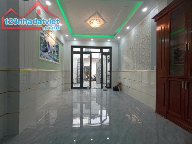 BÁN NHÀ MẶT PHỐ BÌNH HƯNG HÒA B, BÌNH TÂN - 5.7 TỶ - 72M2 - 3 TẦNG - 4PN - 5WC - 2