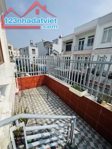 NHÀ BÁN ,8,1 TỶ 