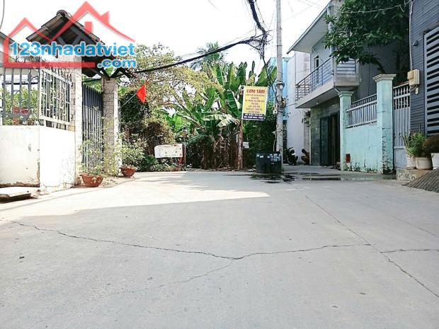CẦN BÁN GẤP - MẶT TIỀN XE HƠI NÉ 5.8 TỶ - 109M2 NGANG 6M - KHU DÂN DÂN TRÍ CAO - 100M
