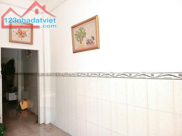 CẦN BÁN GẤP - MẶT TIỀN XE HƠI NÉ 5.8 TỶ - 109M2 NGANG 6M - KHU DÂN DÂN TRÍ CAO - 100M - 3