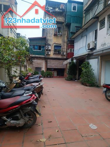 Cho thuê căn hộ Tập thể 521 Phố Trương Định 60m2, 2 ngủ, 8.5 Triệu cho ở sinh viên