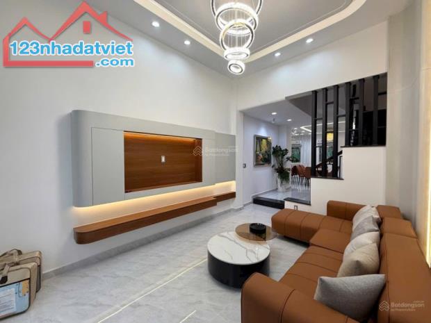 🏠 Bán nhà Huỳnh Tấn Phát, Phú Thuận, Q.7, 55m² (4x13m), 7.9 tỷ 🏠