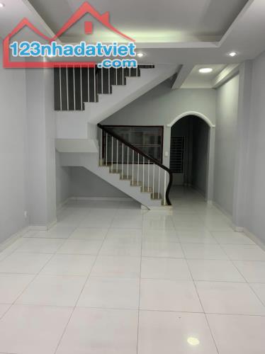 Bán nhà 52m2, 4 tầng, 4PN, 5WC, đường Hồ Văn Huê, P9. ở ngay - 2