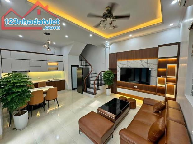 Bán nhà Lạc Long Quân vài phút ra hồ, ô tô đỗ cổng, 2 mặt thoáng 8.8 tỷ - 2