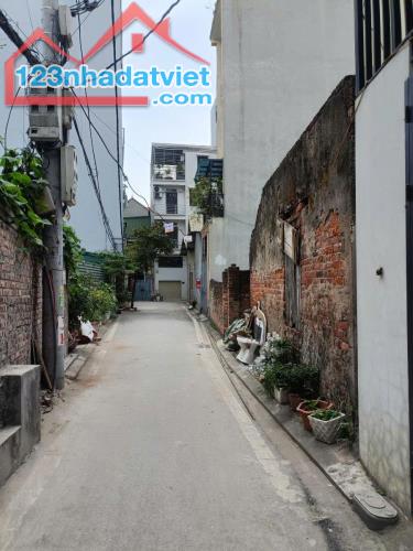 BÁN ĐẤT - NGÕ 161 ĐƯỜNG BÁT KHỐI-DIỆN TÍCH 53M2-GIÁ 7,9 TỶ - 3