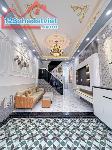 Bán nhà HXH Trịnh Đình Thảo Quận Tân Phú  ngang 4m dài 12m chỉ 5.95 tỷ .
