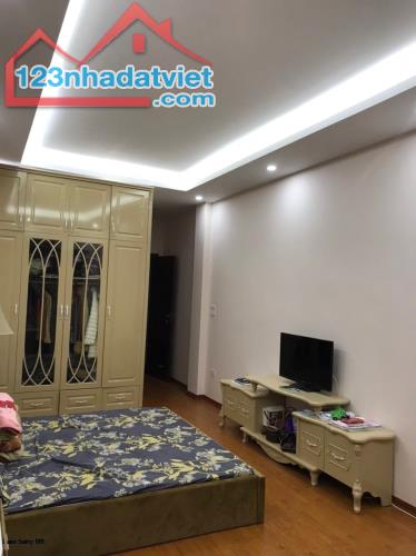 Bán nhà Lạc Long Quân - Tây Hồ: Mặt phố, dân xây, 2 thoáng, vỉa hè, kinh doanh, ô tô.