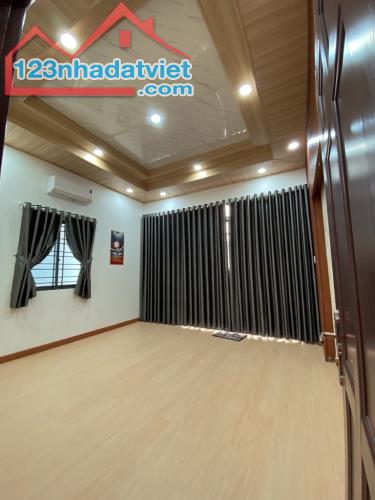 BẤN GẤP NHÀ MỚI XÂY SHR : 65 M2 .2 TẦNG.4 PN .CHỈ 5.7 TỶ :Đ TRẦN XUÂN SOẠN KẾ HIM LAM Q 7 - 4