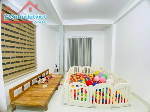 TRUNG TÂM QUẬN ĐỐNG ĐA 30m 5 tầng lô góc 5,8 tỷ - 4