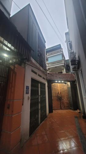 Bán Nhà Cầu Am 30M x 2T Giá 6,3 Tỷ. Ô tô lùi cửa - 10M ra ô tô tránh - 1