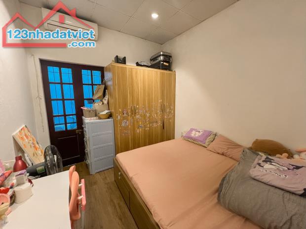 Bán Nhà Cầu Am 30M x 2T Giá 6,3 Tỷ. Ô tô lùi cửa - 10M ra ô tô tránh - 2
