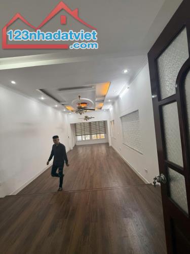 Bán nhà an dương vương  phố Phúc Hoa dt 74m 5 tầng 4.7m mặt tiền Tây Hồ - 3