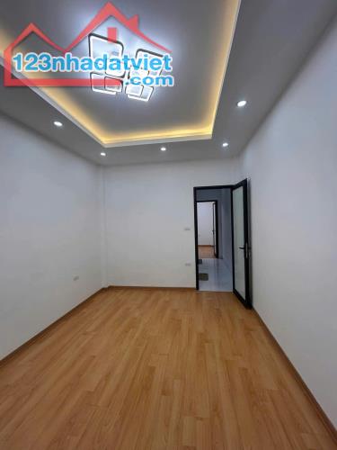 SIÊU PHẨM HỒ TÂY- PHÂN KHÚC HIẾM- OTO VÀO NHÀ- THÔNG HỒ TÂY- VÀI BƯỚC RA PHỐ  DT 45M X 5T - 4