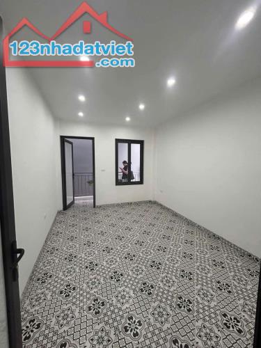 SIÊU PHẨM HỒ TÂY- PHÂN KHÚC HIẾM- OTO VÀO NHÀ- THÔNG HỒ TÂY- VÀI BƯỚC RA PHỐ  DT 45M X 5T - 5