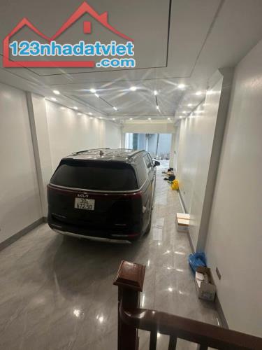 SOS SOS!!! CẦN BÁN NHANH NHÀ PHỐ AN DƯƠNG VƯƠNG - Ô TÔ - THANG MÁY - NHÀ ĐẸP Ở NGAY