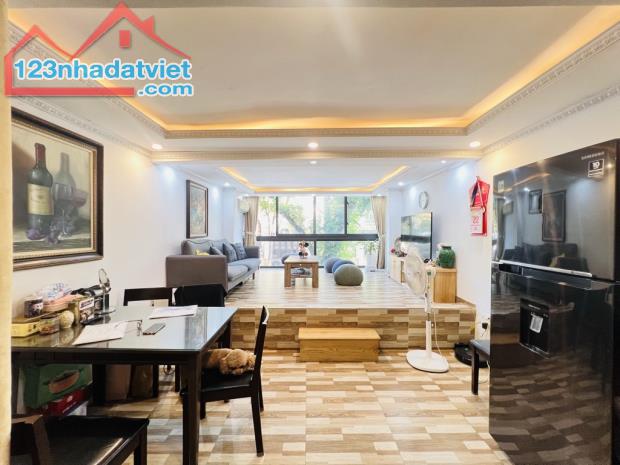 Bán nhà mặt phố Nguyễn Thái Học, quận Ba Đình, 37m2 x 5 tầng, mặt tiền 4,1m giá 25 tỷ rưỡi - 1